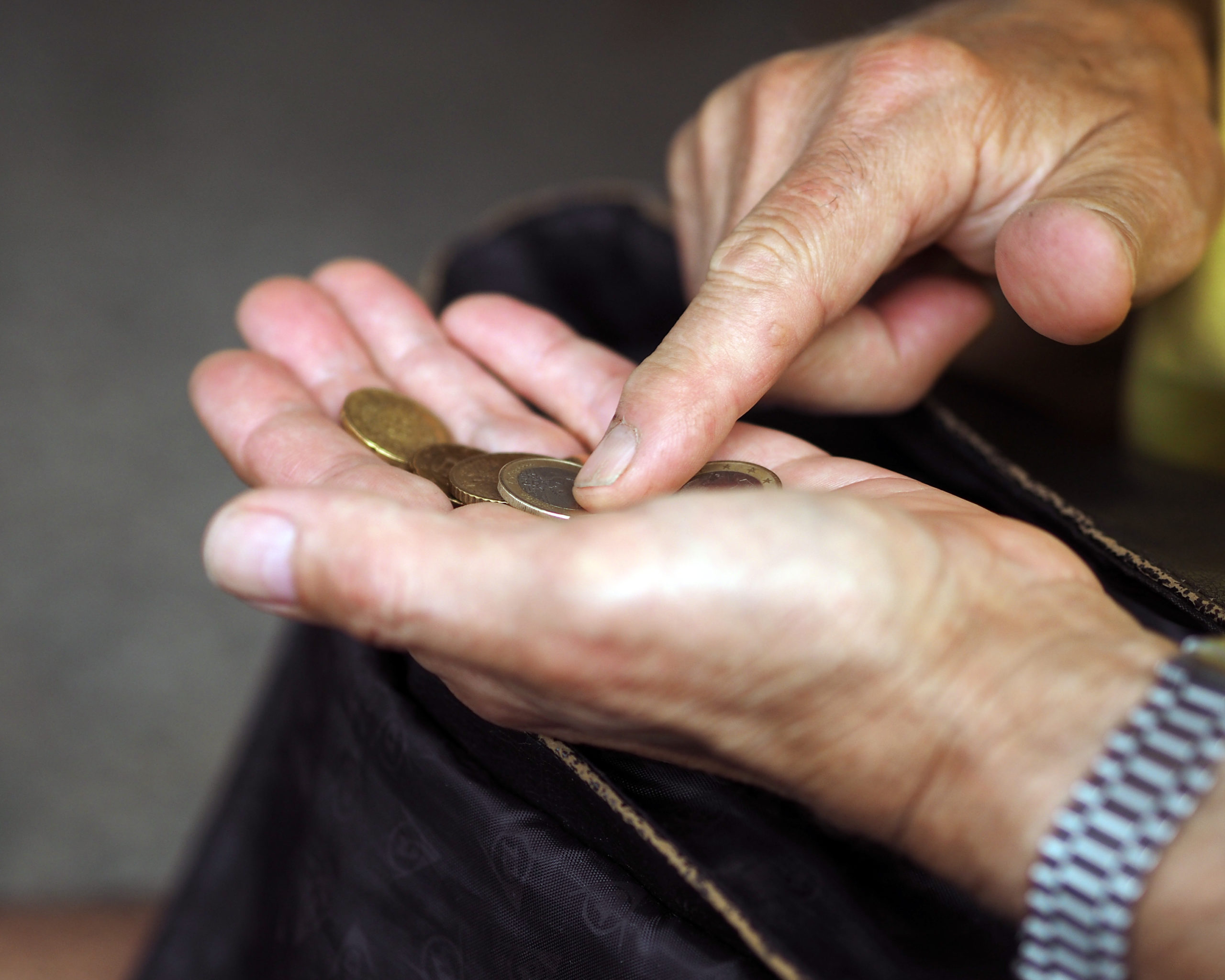 Montant pension d’invalidité 2024 : catégories et calcul